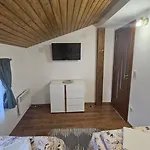 ореха * Apriltsi (Lovech)