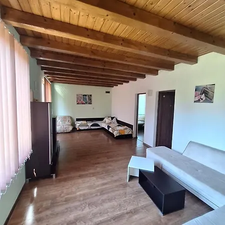 ореха * Apriltsi (Lovech)