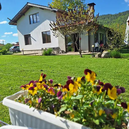 ореха * Apriltsi (Lovech)