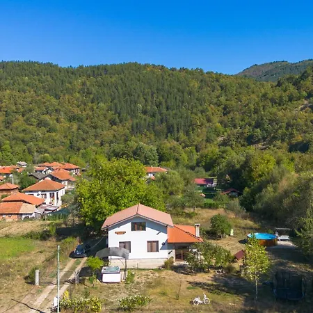 Villa ореха Apriltsi (Lovech)