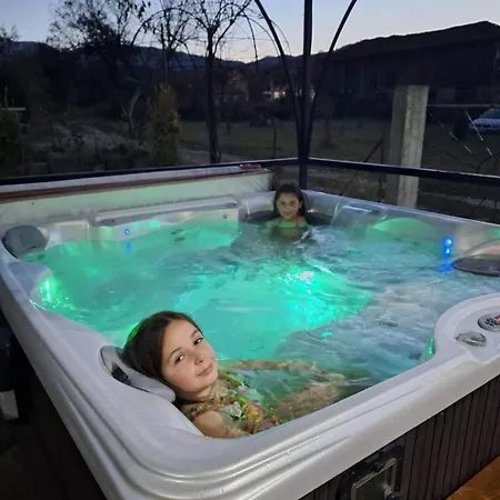 ореха * Aprilci