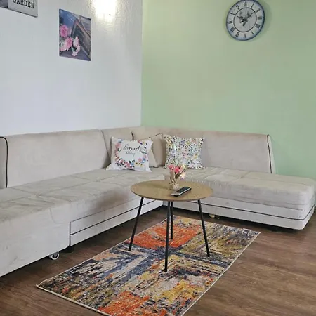 ореха * 阿普里尔齐