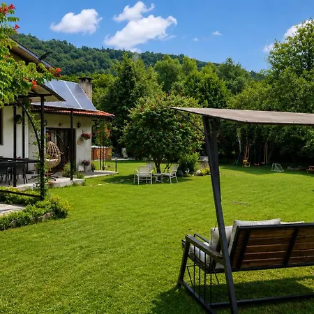 Villa ореха Apriltsi (Lovech)