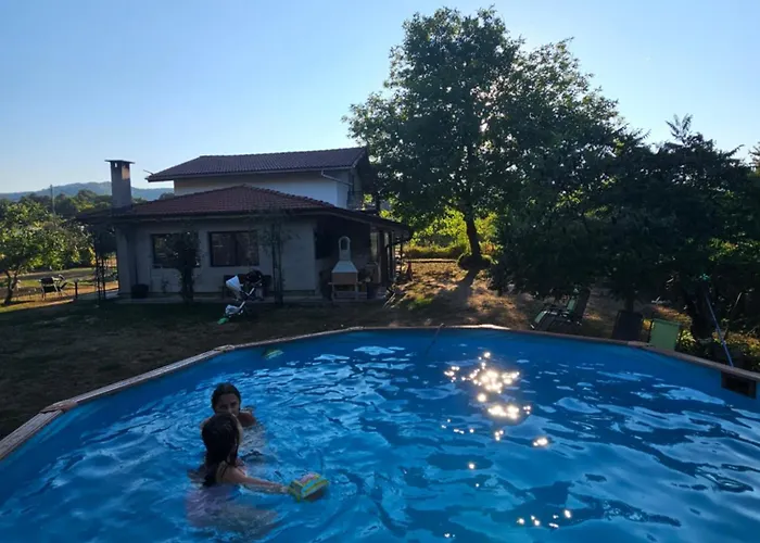 Villa ореха Apriltsi (Lovech)